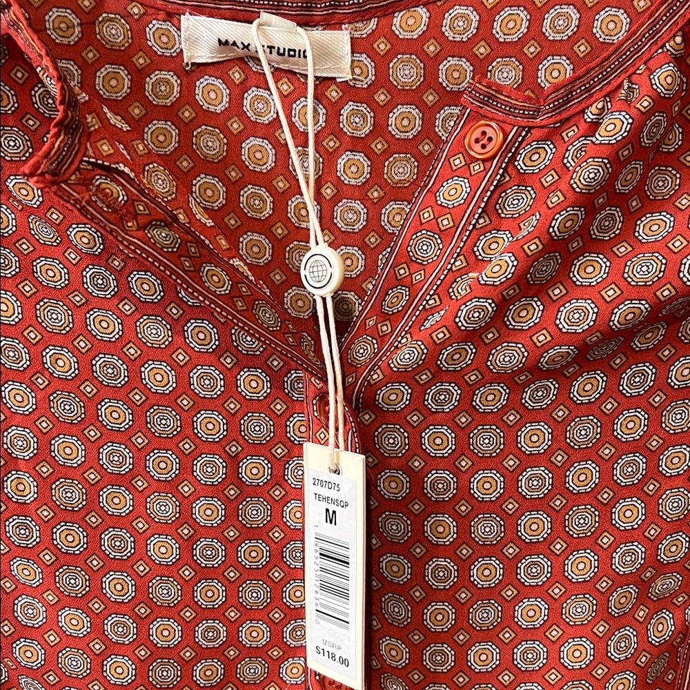 Max Studio Red Geometric Blouse med NWT Retails $118  !!! WOW - Picture 2 of 9